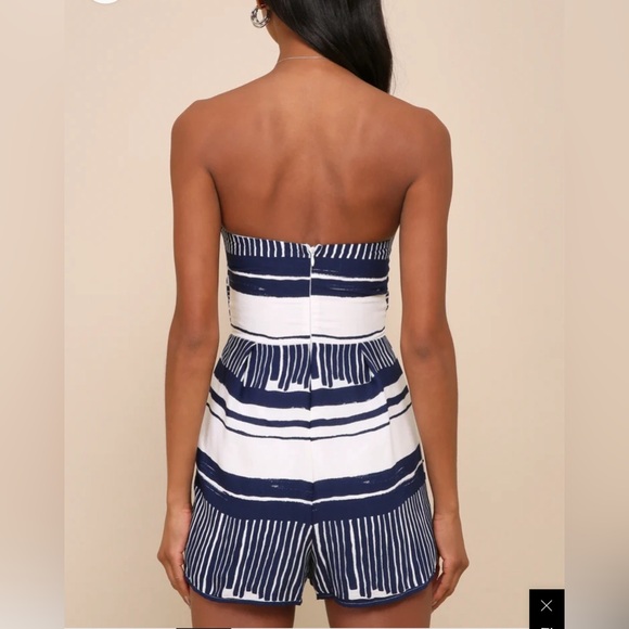 Lulus 

NWOT Delphi Blue and White Striped Tie-Front Strapless Romper XL - Picture 3 of 4